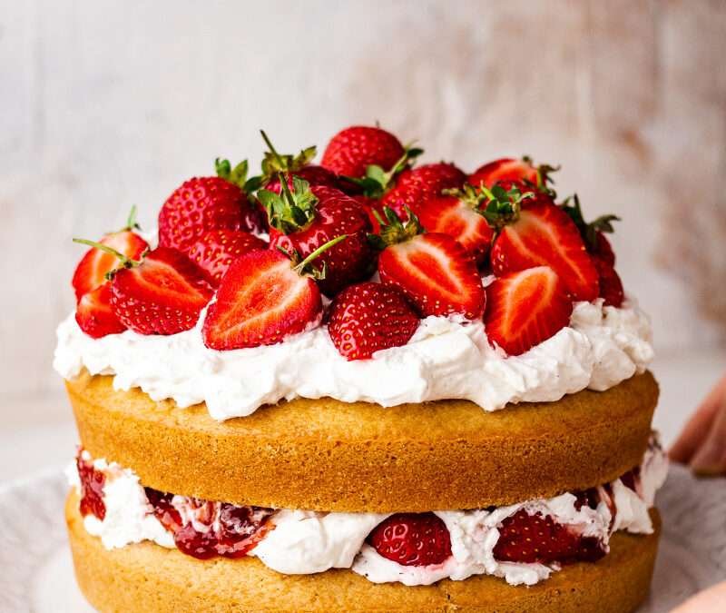 Vegan Victoria sponge – Lazy Cat Kitchen