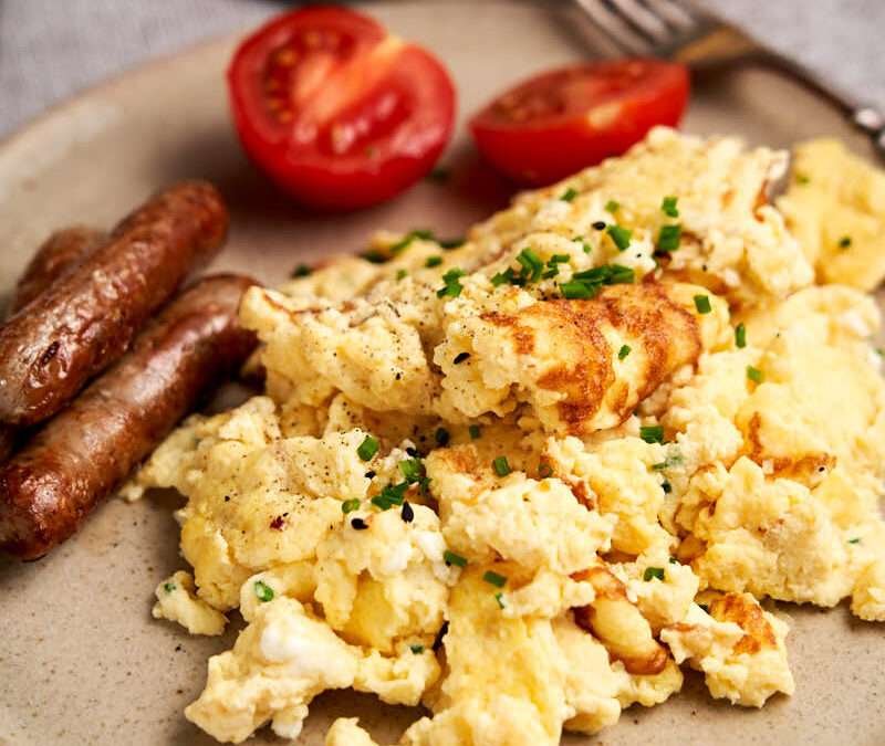 Scrambled Eggs with Cottage Cheese (Keto, Low-Carb)