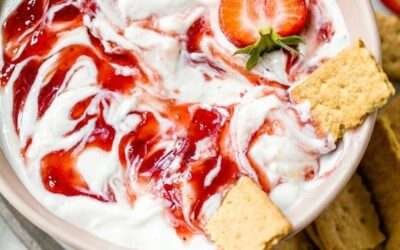 Strawberry Cheesecake Dip (With Yogurt)