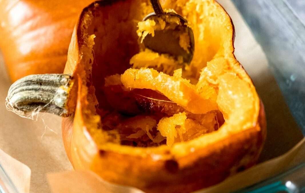 How to Cook a Pumpkin (+ make pumpkin puree!)