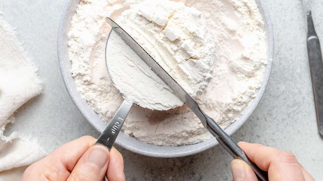 How to Measure Flour (without a scale!)