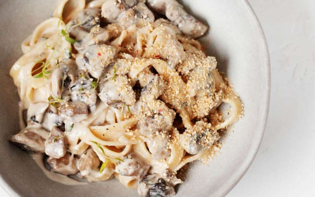 Creamy Vegan Mushroom Pasta | The Full Helping