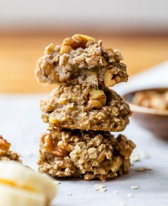 Healthy 3-Ingredient Banana Oatmeal Cookies