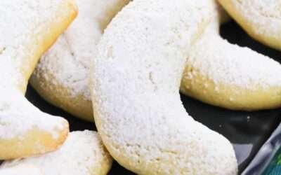 Almond Crescent Cookies – Holiday Cookies