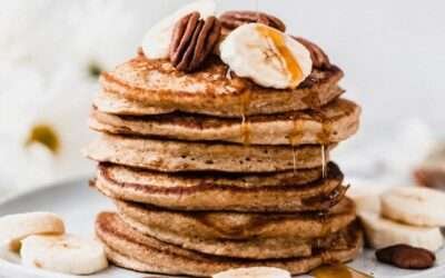 Healthy Banana Oatmeal Pancakes (made in the blender)