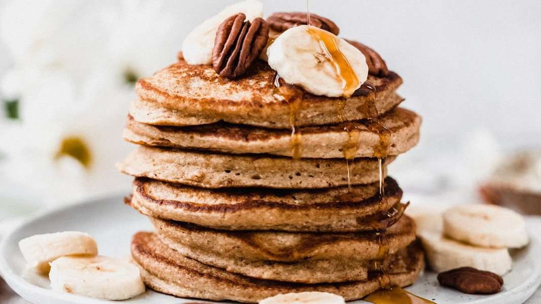 Healthy Banana Oatmeal Pancakes (made in the blender)