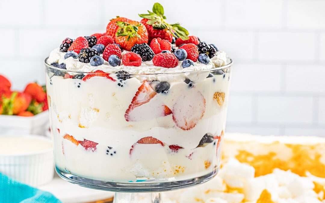 Creamy Berry Trifle – thestayathomechef.com