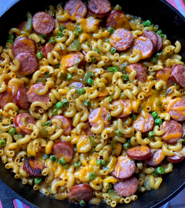 SAUSAGE MACARONI AND CHEESE SKILLET