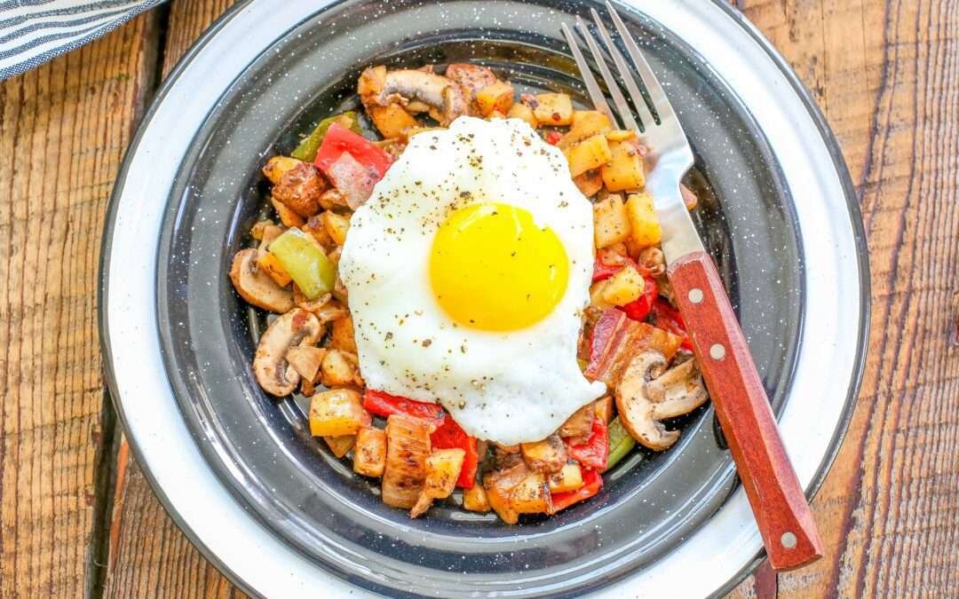 Crispy Breakfast Hash with Bacon and Potatoes