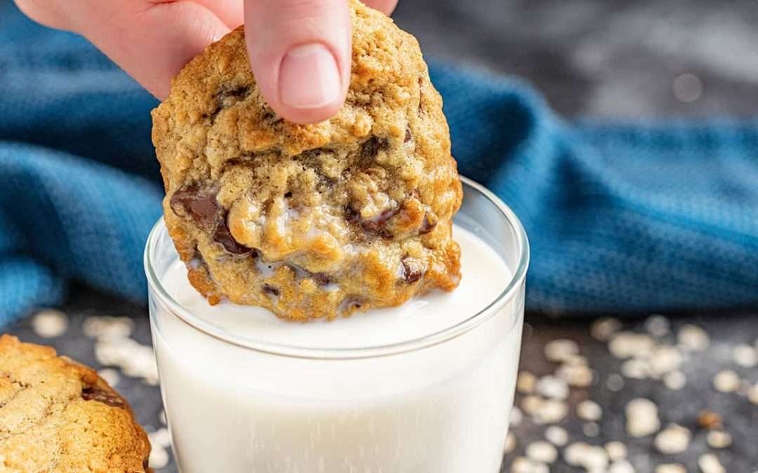 Oatmeal Chocolate Chip Cookies – thestayathomechef.com