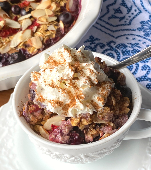 MIXED BERRY BAKED OATMEAL – The Southern Lady Cooks