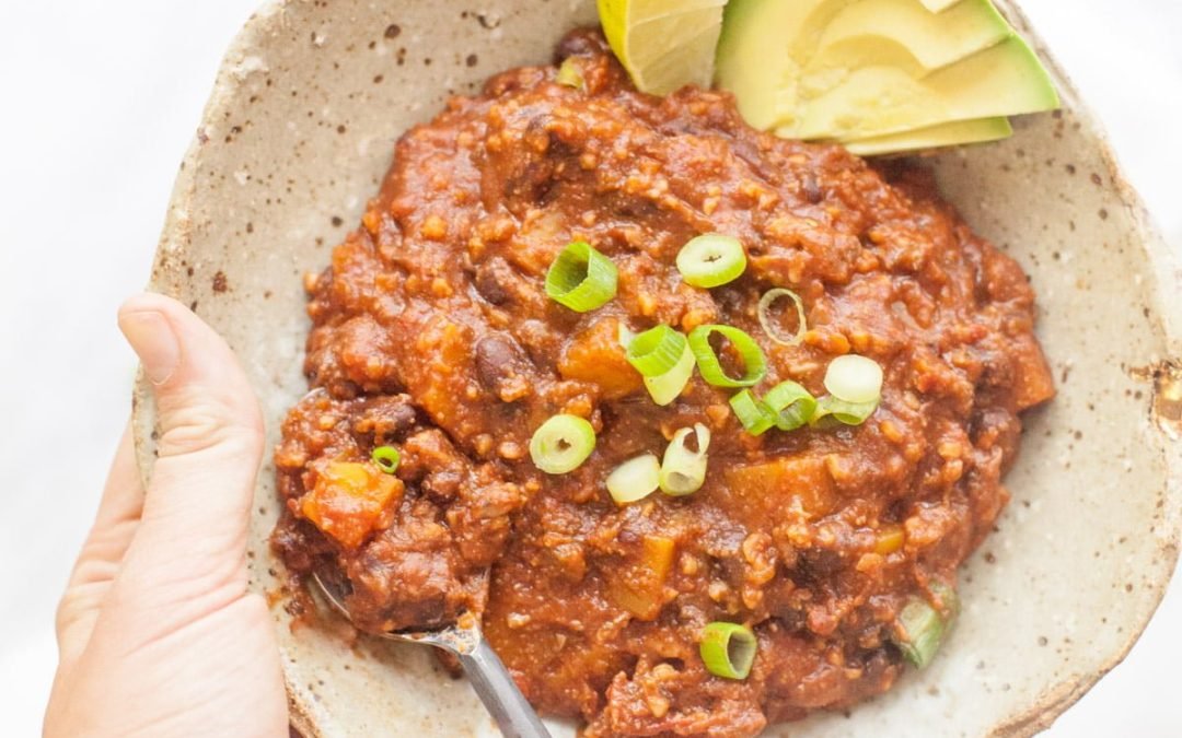 Easy Pumpkin Chili (Vegan!) | Wholefully
