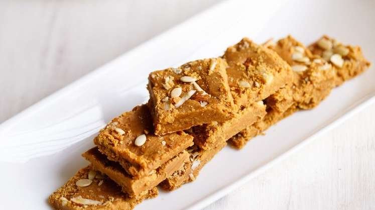 Besan Ki Barfi | Besan Barfi Recipe