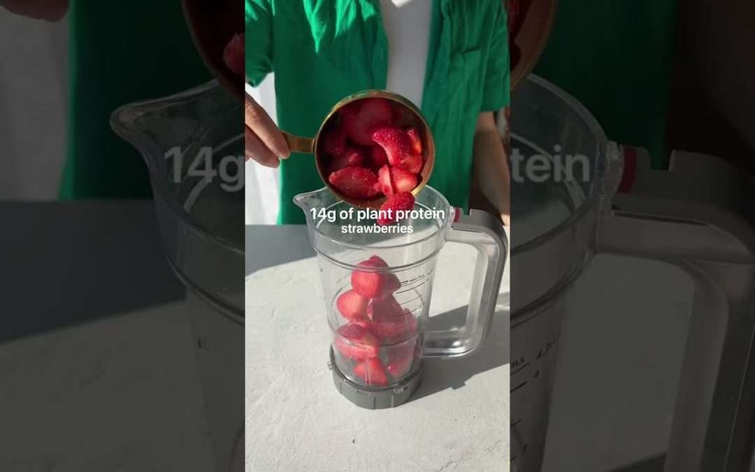 This smoothie has 14g of protein and no protein powder #smoothie #recipe #breakfast