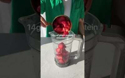 This smoothie has 14g of protein and no protein powder #smoothie #recipe #breakfast