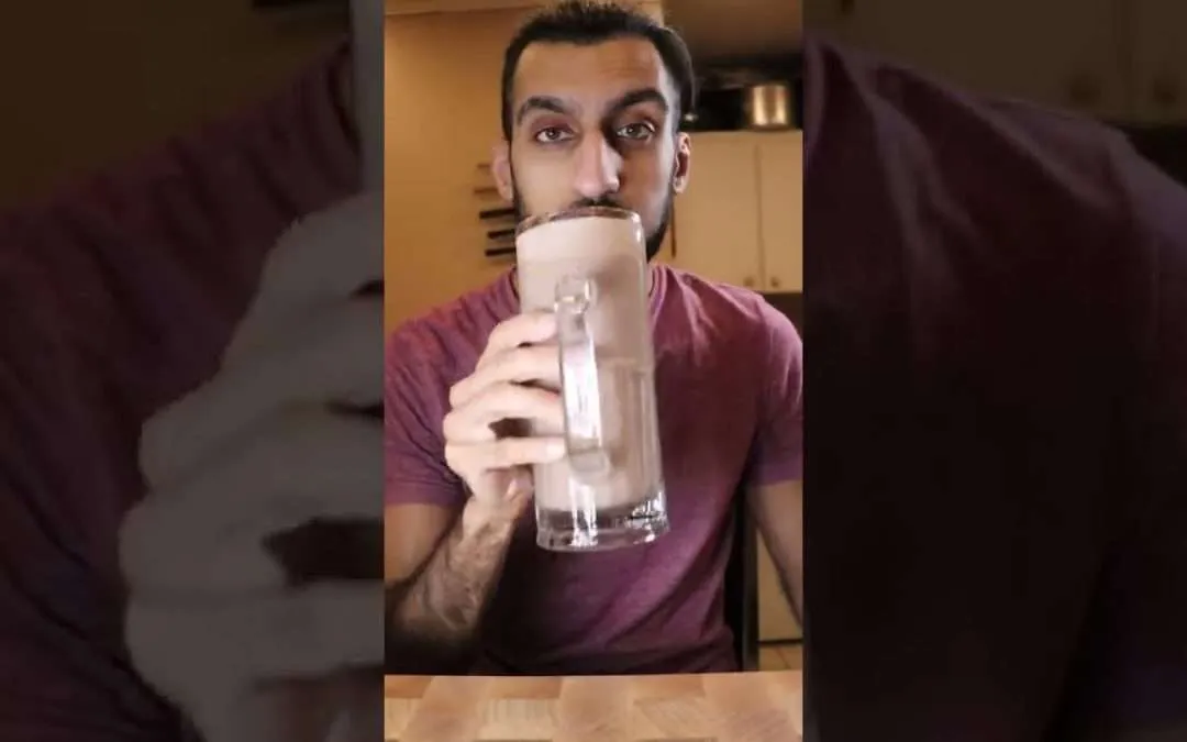 How to Make a Breakfast Smoothie (Ramadan Recipe)