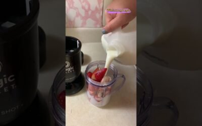 Strawberry Banana Smoothies | Magic Bullet | WinterpegAngel | Canada