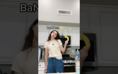 Me and my little brother make a smoothie!! #shorts #siblings #smoothie