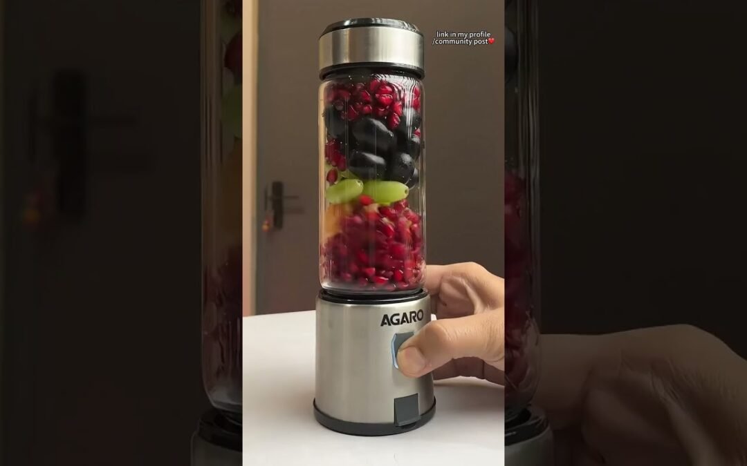 Check the portable blender!Perfect for shakes and smoothies.Compact 600ML design for on-the-go use.